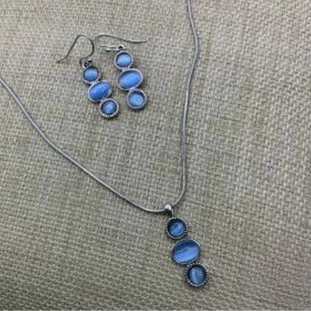 Lia Sophia Blue Skies Necklace & Earrings Set - Picture 1 of 2